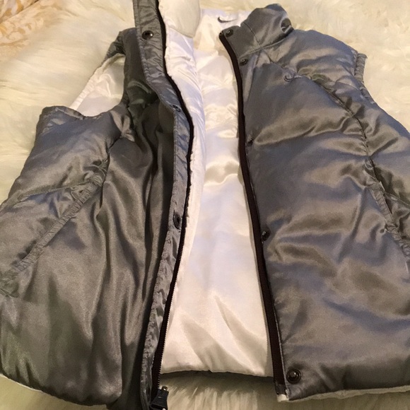 Vest - Picture 4 of 9